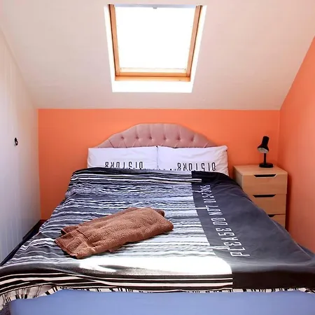 4 Bed In Oc-ii04851 Nyaraló *