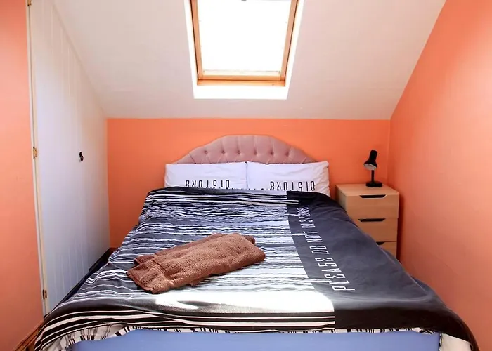 4 Bed In Oc-ii04851 Nyaraló *